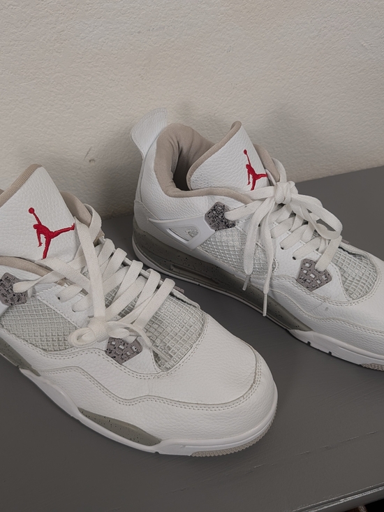 white oreo size jordans